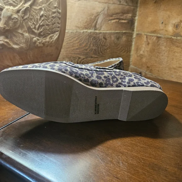 Dolce Vita Animal Print Loafers with Bow - Picture 4 of 8